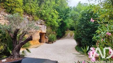 Traditional house in QUINSAC (33360)