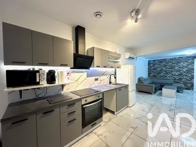 Townhouse in Pont-Saint-Esprit (30130)