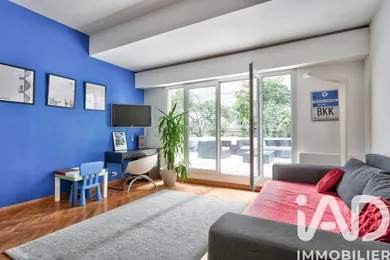 Apartment in Paris (75015)