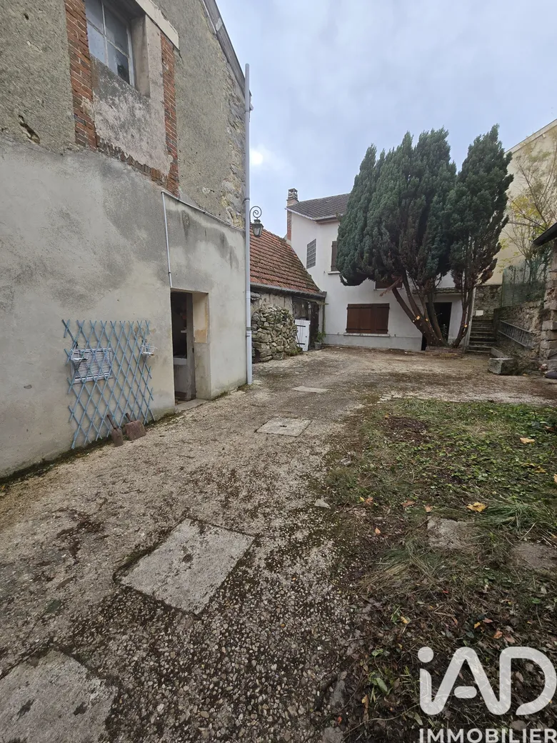 Maison 6 pièces 140 m² · à Vincelles · 140 m² · 75 000 €