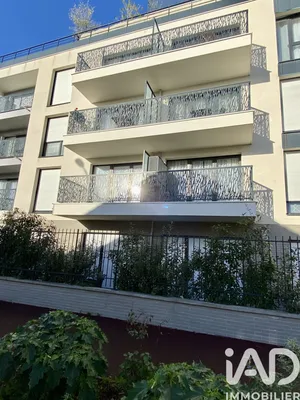 Apartment at Bondy (93140)