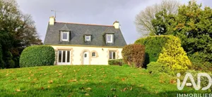 Traditional house in Bourbriac (22390)