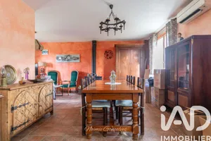 Traditional house at Saint-Martin-la-Garenne (78520)