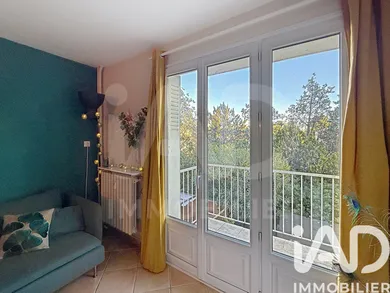 Apartment in Hyères (83400)