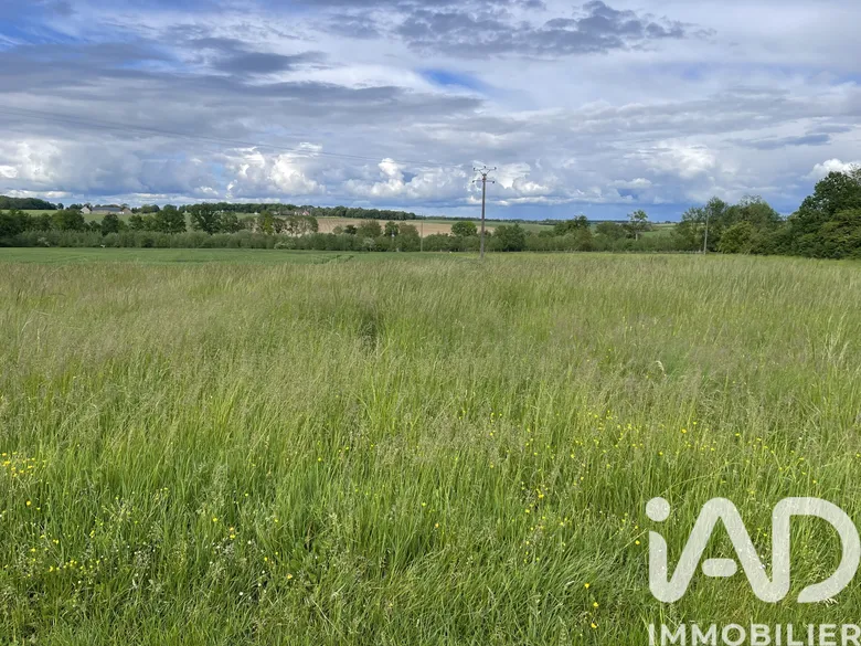 Terrain à bâtir à Saint-Lactencin (36500) · 23 500 €