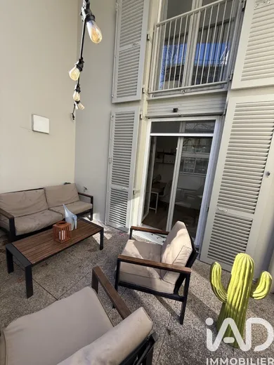 Apartment in Bordeaux (33100)