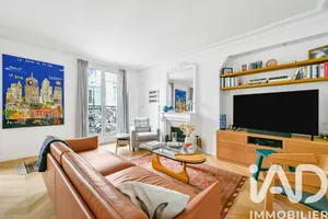 Apartment in Paris (75004)