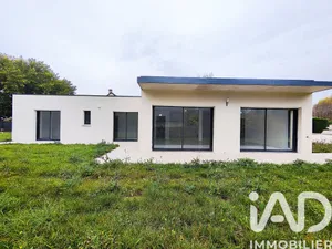 Maison d'architecte à Savigné-sur-Lathan (37340)