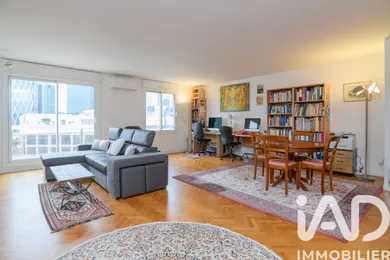 Apartment in Courbevoie (92400)