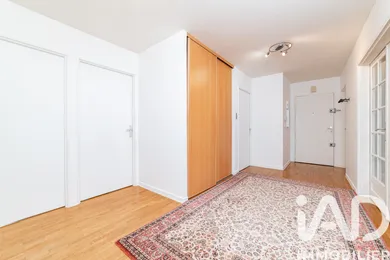 Apartment in Courbevoie (92400)