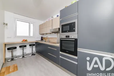 Apartment in Courbevoie (92400)