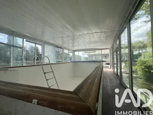 Barge at Mézy-sur-Seine (78250)