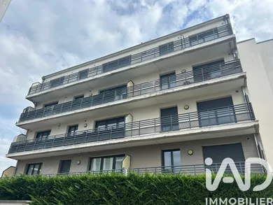 Apartment in Nanterre (92000)