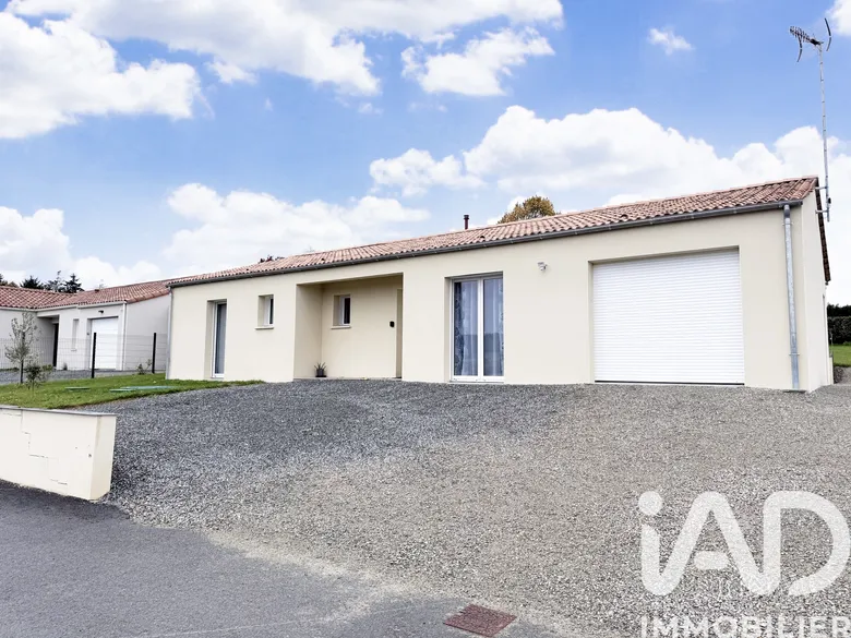Maison 4 pièces 93 m² · à Cheffois · 93 m² · 1 100 €/mois