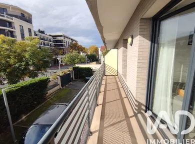 Apartment in Nanterre (92000)