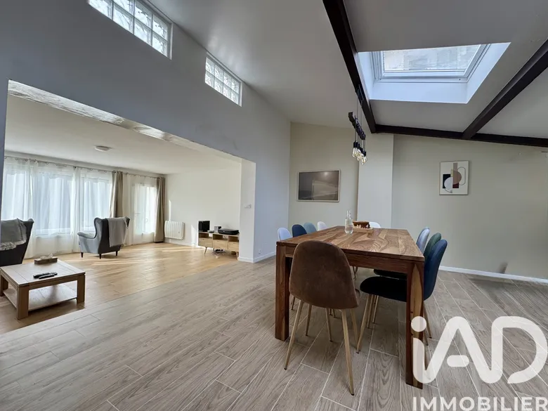Maison 14 pièces 428 m² · à Essômes-sur-Marne · 428 m² · 650 000 €