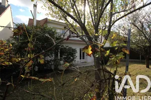 Traditional house at Villecresnes (94440)