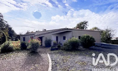 Townhouse at La Châtaigneraie (85120)