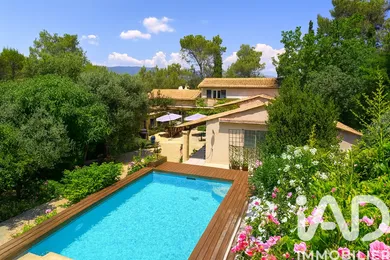 Maison à Saint-Paul-en-Forêt (83440)