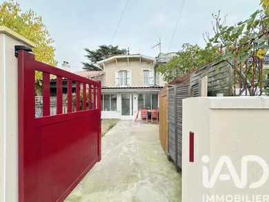 Townhouse in Castres-Gironde (33640)