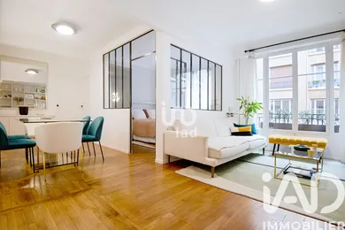 Apartment in Paris (75016)