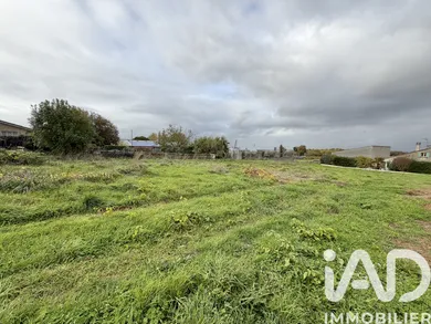 Terrain à bâtir à Saint-Germain-du-Puch (33750)