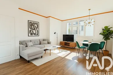 Apartment in Paris (75020)