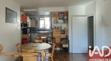 Apartment in Paris (75020)