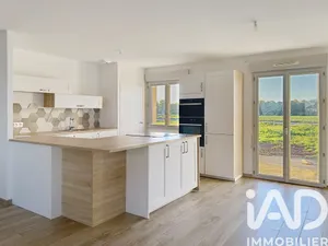 Detached house at Auneau-Bleury-Saint-Symphorien (28700)