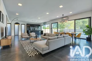 House at Sadirac (33670)