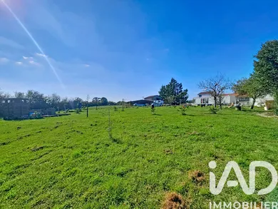 Maison à Port-Saint-Père (44710)