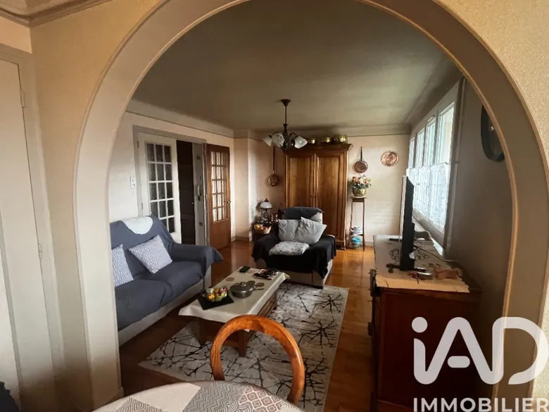 Appartement 5 pièces 93 m² · à Oyonnax · 93 m² · 136 000 €