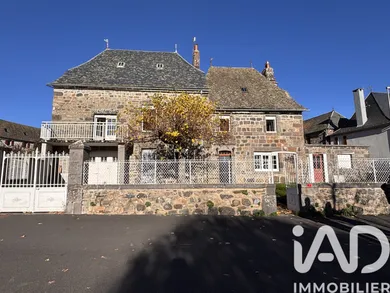 Maison traditionnelle à neuveglise  (15260)