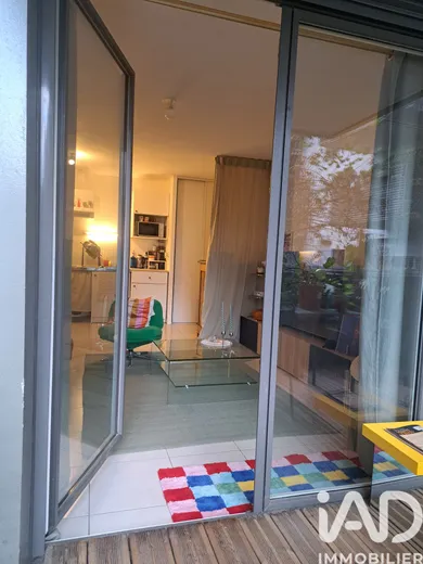 Apartment in Bordeaux (33300)