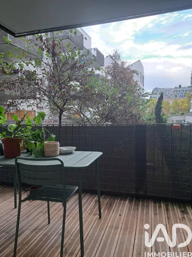 Apartment in Bordeaux (33300)