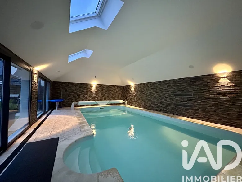 Maison 8 pièces 260 m² · à Lanvollon · 260 m² · 549 000 €