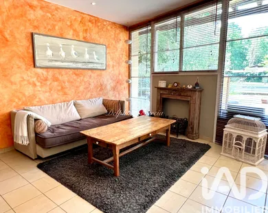 Architectural house at Salles (33770)