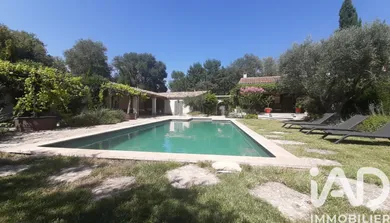 Traditional house at L'Isle-sur-la-Sorgue (84800)