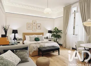 Apartment at Paris (75008)