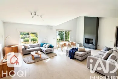 Traditional house at Poigny-la-Forêt (78125)