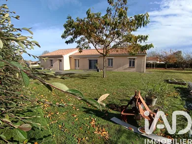 House in Saint-Léger-de-Montbrun (79100)