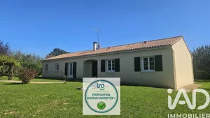 Detached house at Barro (16700)