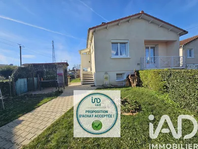 Maison de ville à Ruffec (16700)