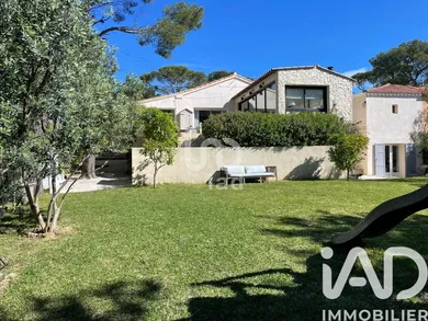 Maison à Saint-Raphaël (83700)