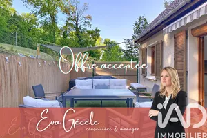 Traditional house at Guerville (78930)