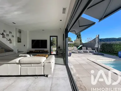 Maison traditionnelle à Bagnols-en-Forêt (83600)