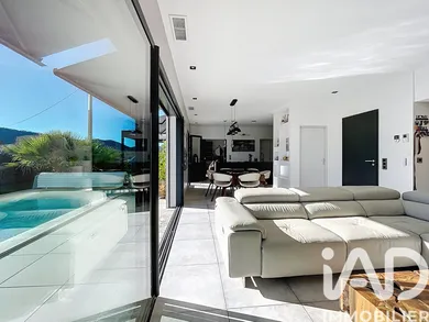 Maison traditionnelle à Bagnols-en-Forêt (83600)