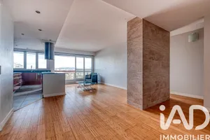 Apartment at Saint-Cloud (92210)