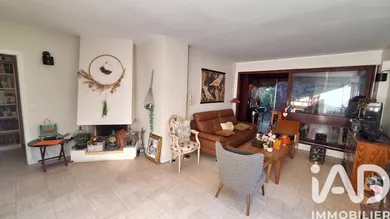 Apartment in Le Chesnay (78150)