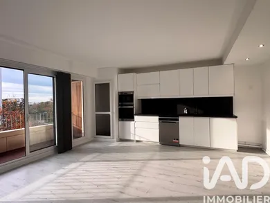 Apartment at Meudon (92360)